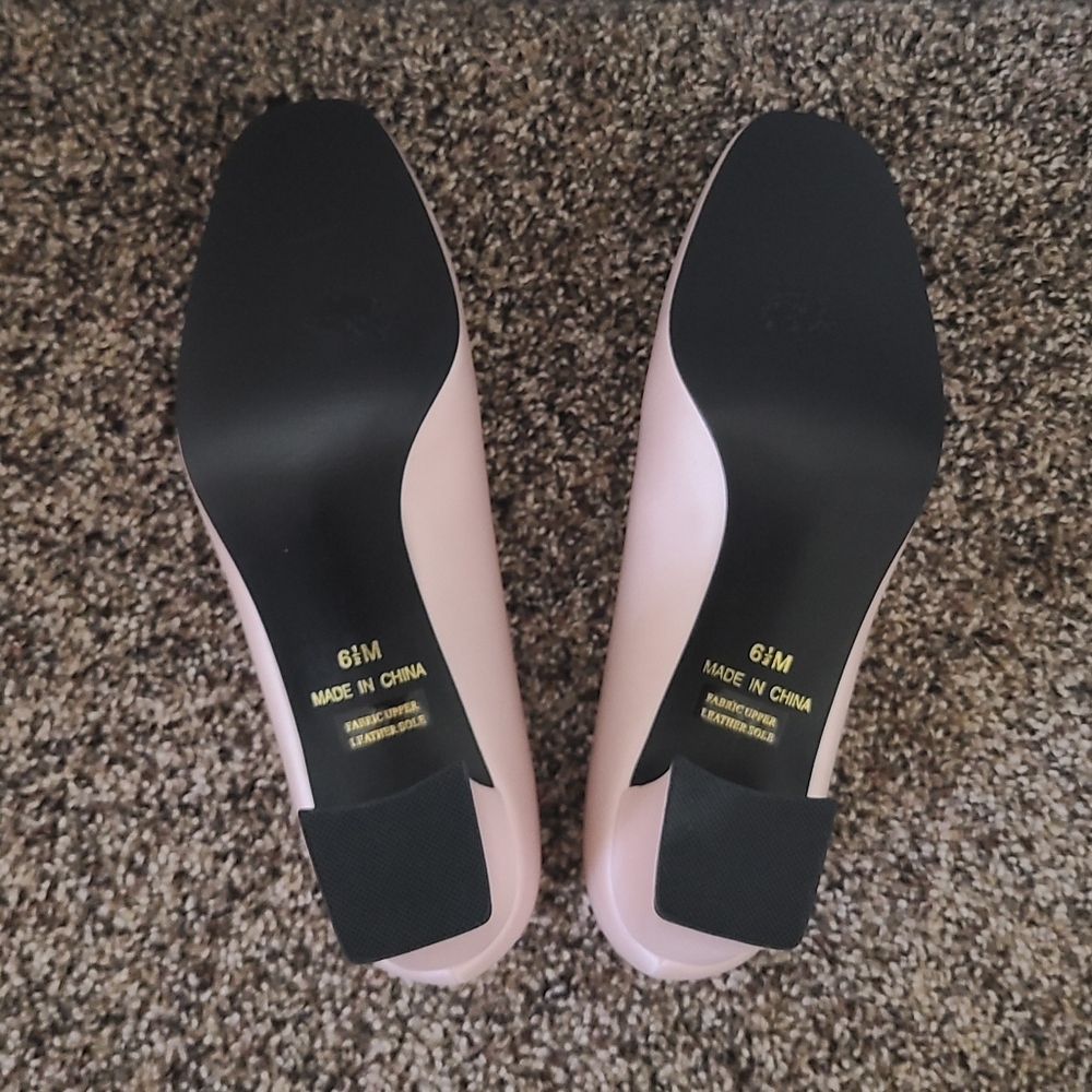 Classic Block Heel Pumps in Blush Pink - Picture 7 of 7